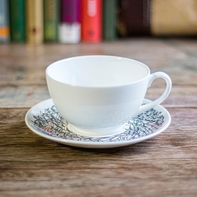Fine Bone China Leaf Teacup and Saucer Set